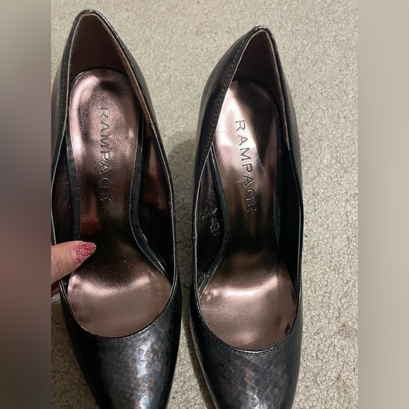 Rampage brown and black snakeskin point toe pumps size 7.5 - Picture 9 of 10